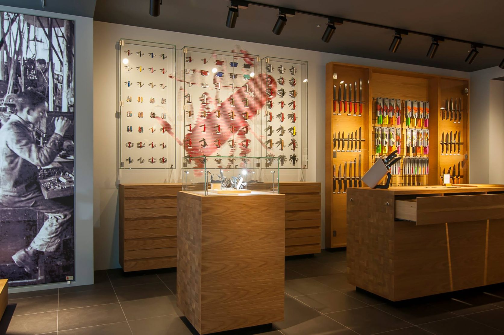 Victorinox opens first Japan store with new style