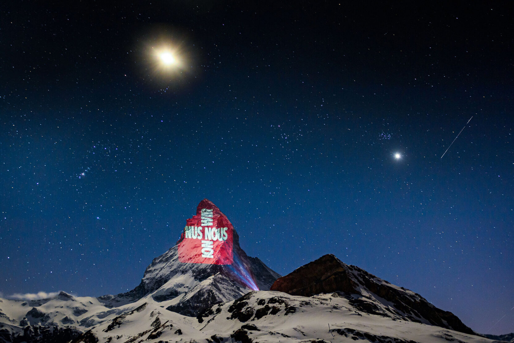 Light art on Matterhorn sends signs of hope