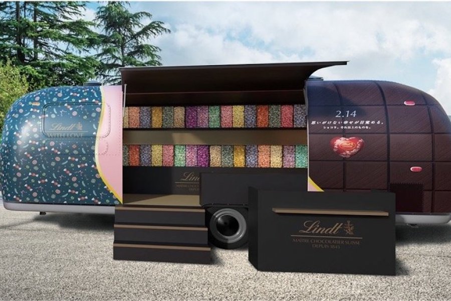 Lindt Japan celebrates cherry blossom and love