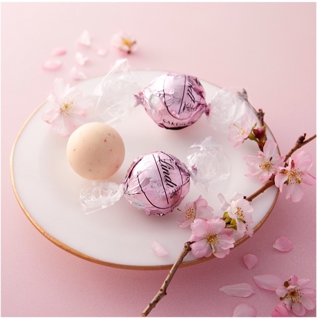 Lindt Japan celebrates cherry blossom and love